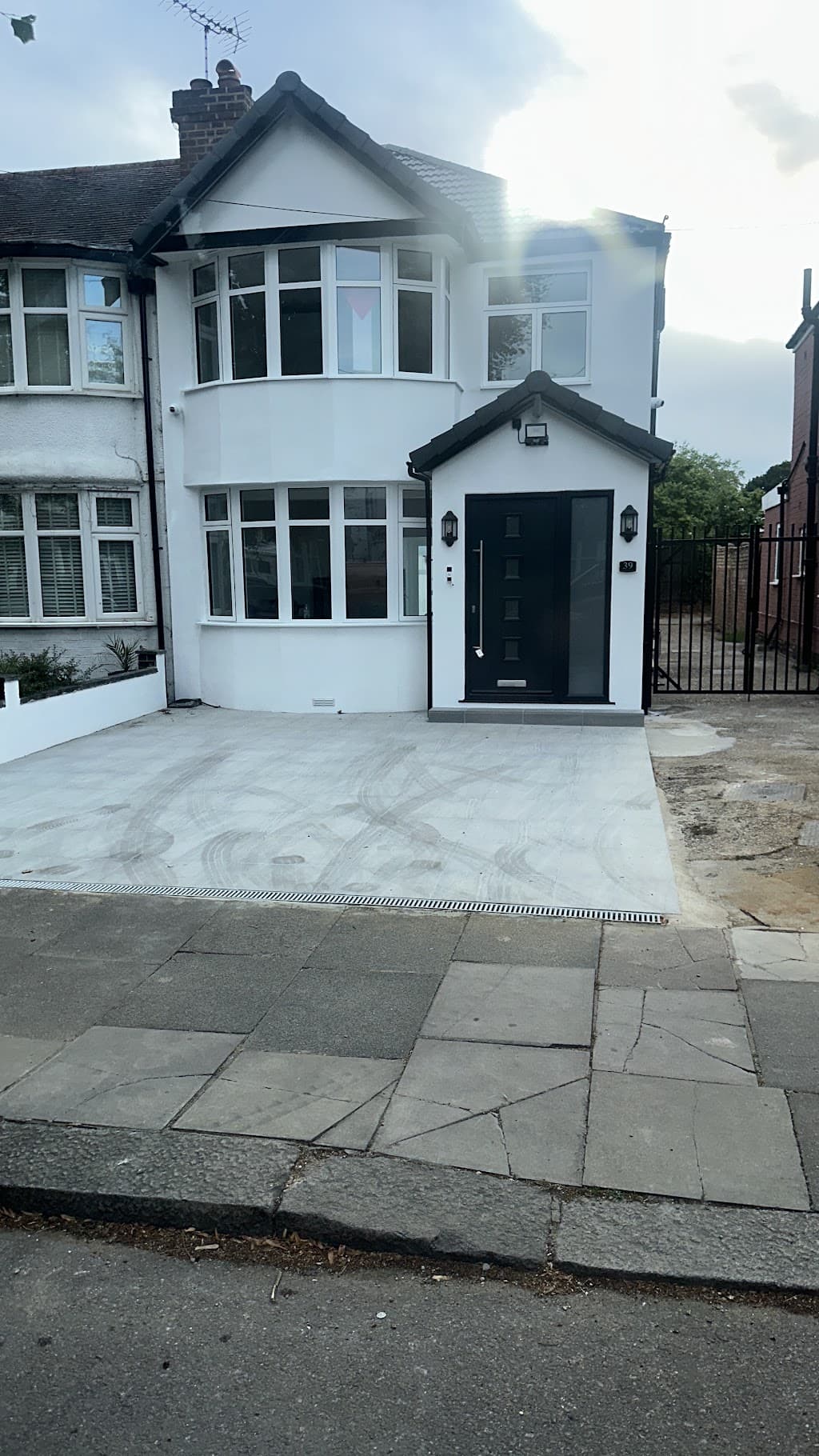 M&E Building Contractors